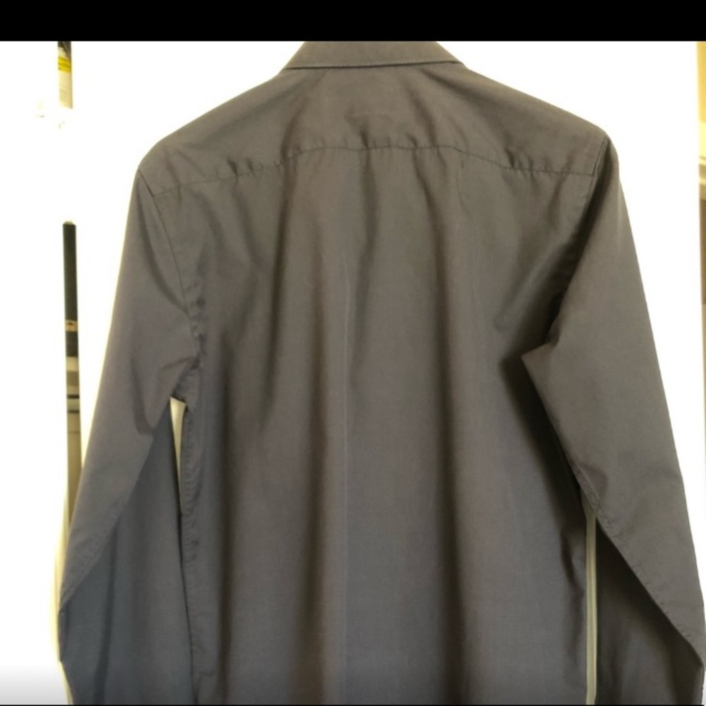 Untuckit Button Down! - image 2